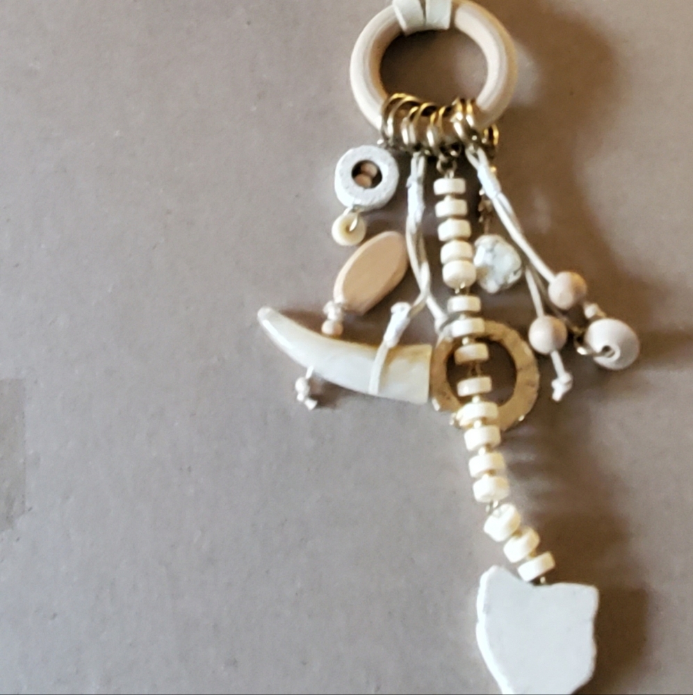 Chico's white and cream color statement necklace
